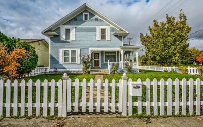 4 Common Fencing Materials and Their Pros and Cons